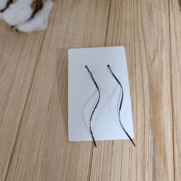 🖤🖤NEW🖤🖤CASUAL!! Threaded Spiral Earrings in BLACK 🖤🖤 - Picture 15 of 16